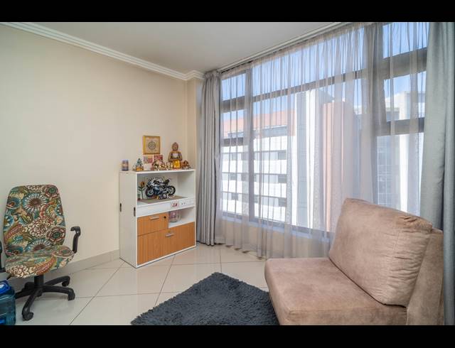 2 BEDROOM APARTMENT FOR SALE IN UMHLANGA RIDGE
